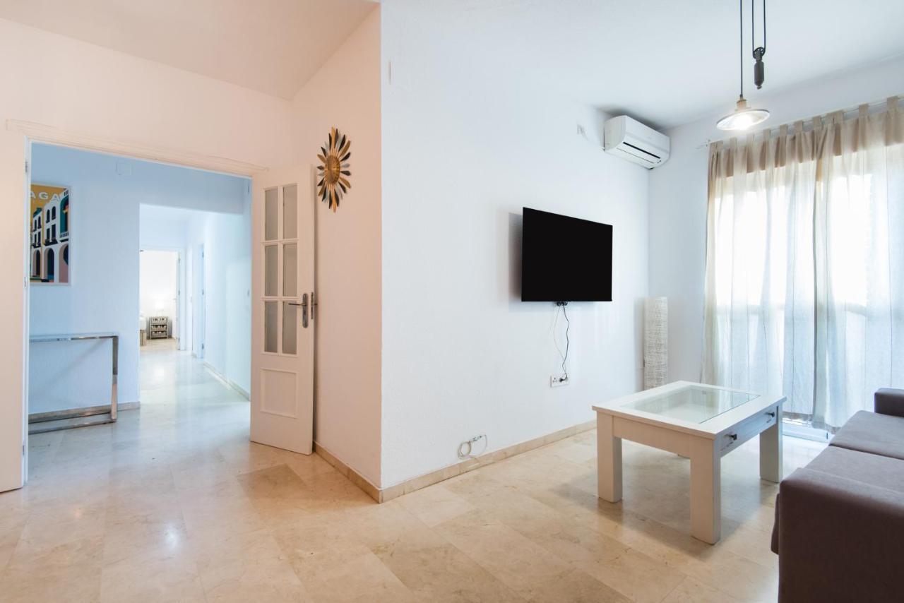 The 1St Corner Central Apartments Malaga Exterior photo